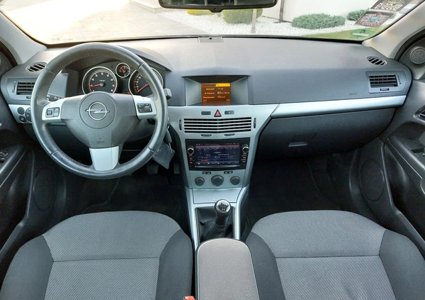 Opel Astra cena 14999 przebieg: 229000, rok produkcji 2009 z Małomice małe 781